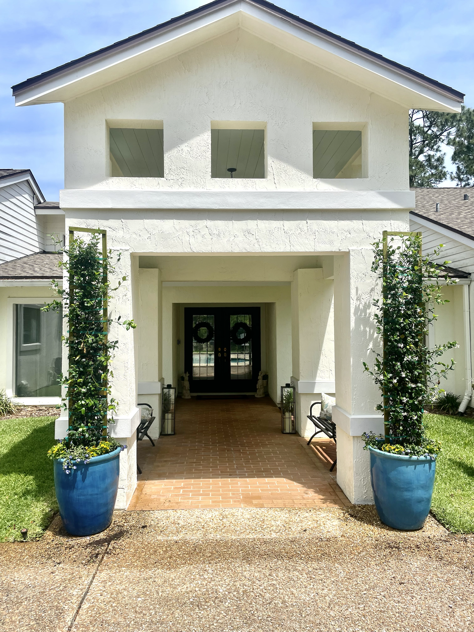 Symmetrical front entry planters
